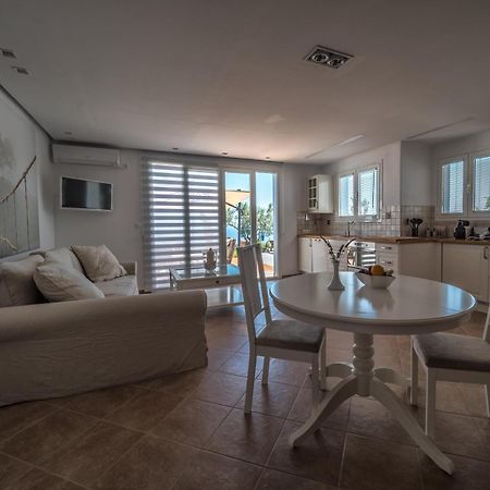 The Infinity 180 Luxury Suites Milia 외부 사진