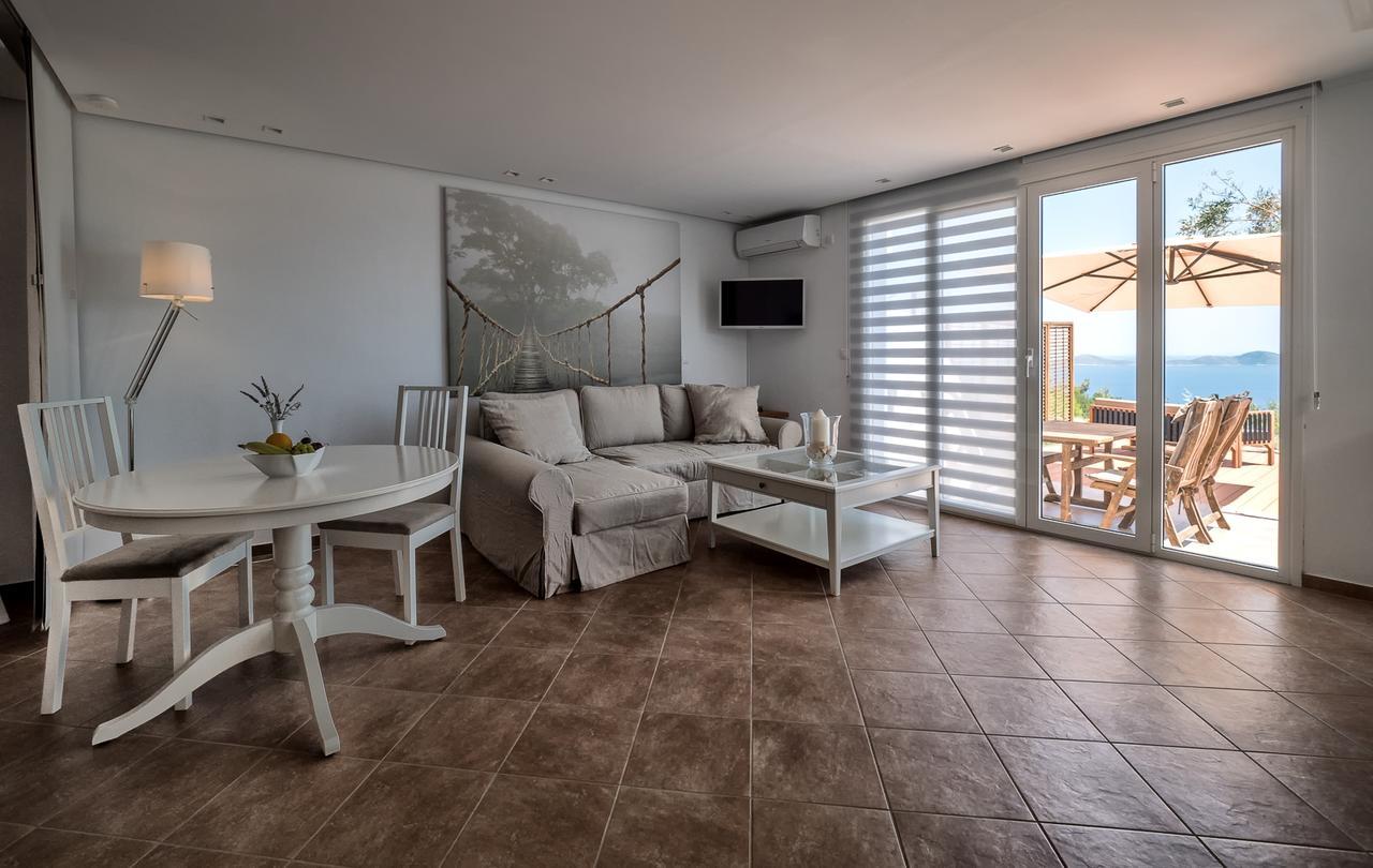 The Infinity 180 Luxury Suites Milia 외부 사진